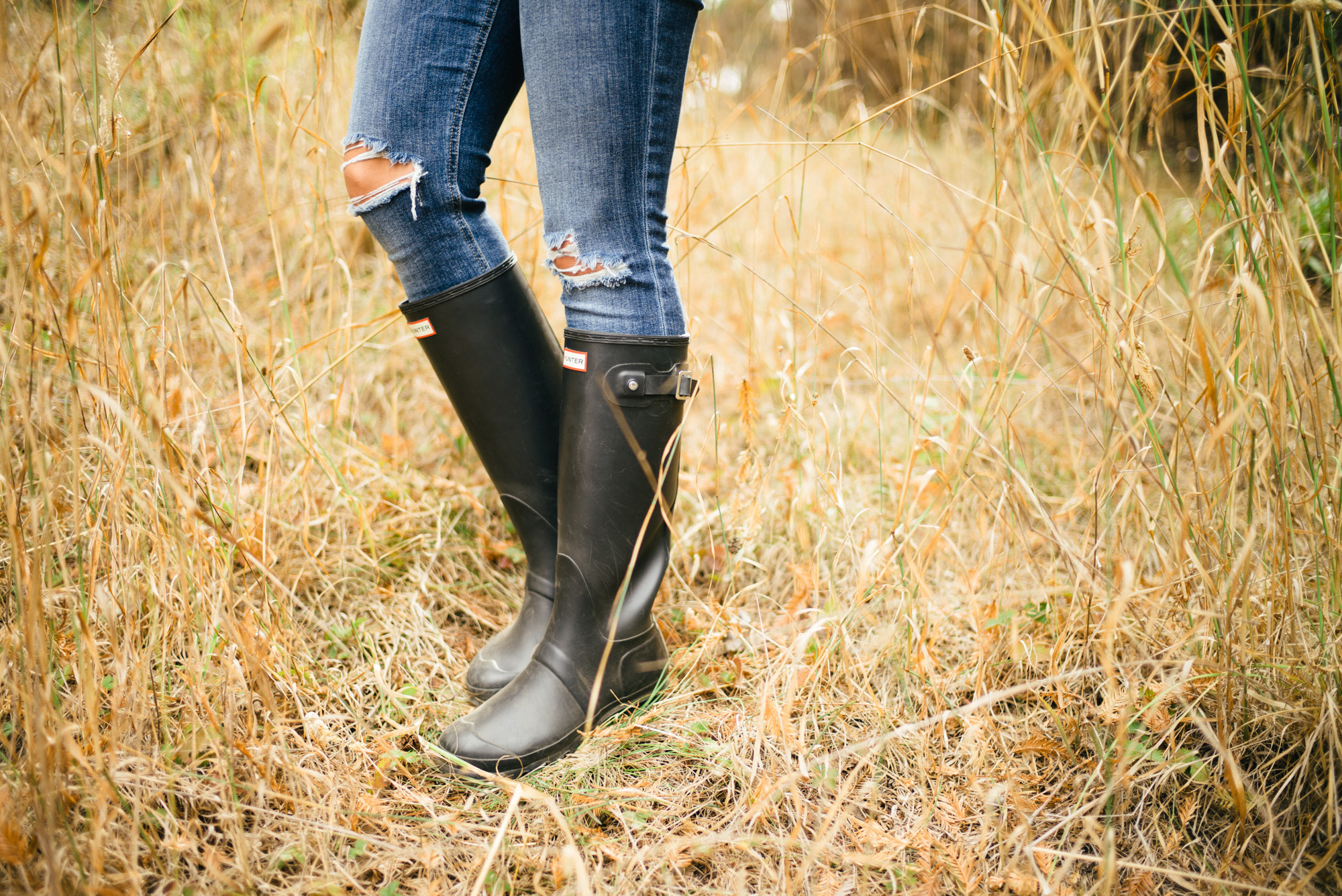 5 Ways To Wear Hunter Boots | Gal Meets Glam | Bloglovin’