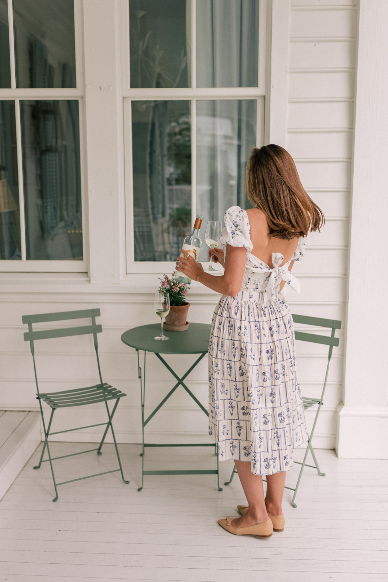 white dress outdoor dining